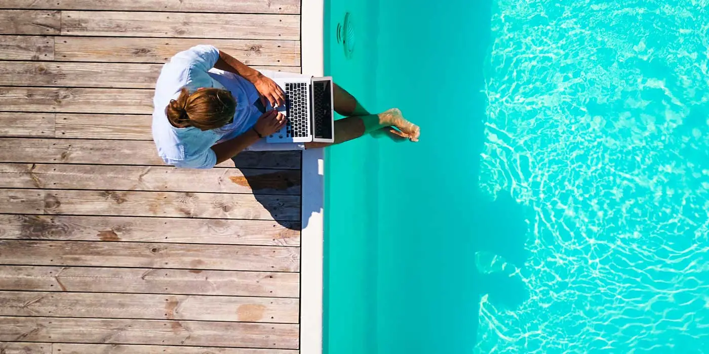 coworking con piscina