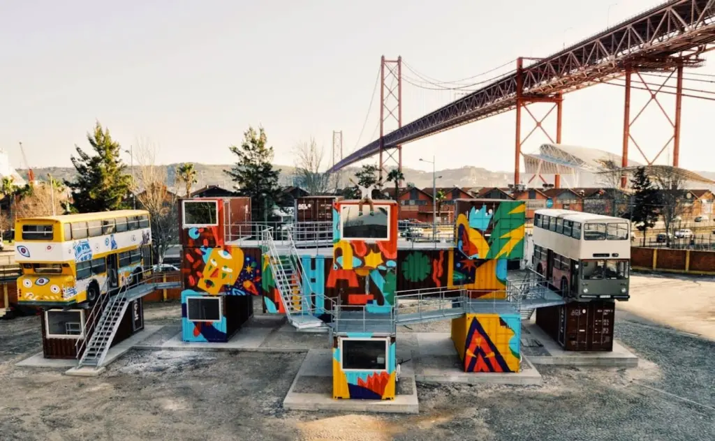 coworking migliori al mondo village underground lisbona